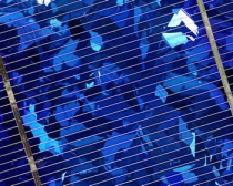 Een polykristallijn zonnepaneel